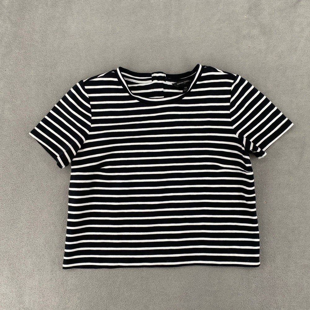 Banana Republic Womens XS Black White Striped Short Sleeve Button‎ Back Crew Top